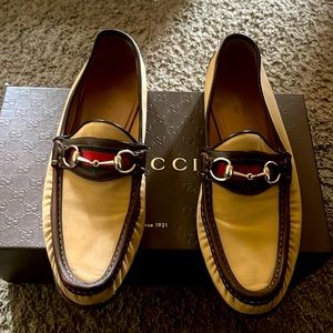 Nice looking rear Gucci. Normal wear.